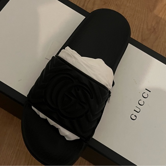Women gucci slides size 34 black never worn - Picture 1 of 3